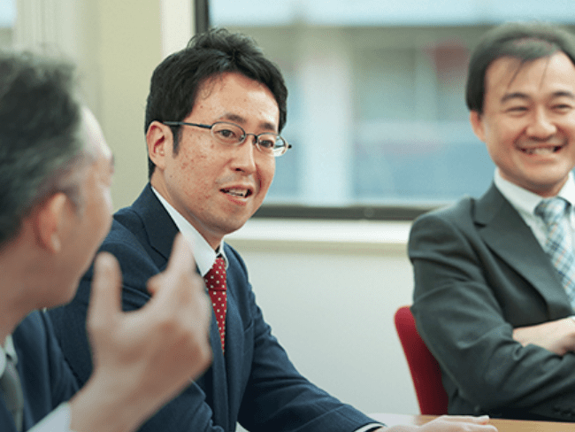 CRE戦略支援事業部メンバーの写真